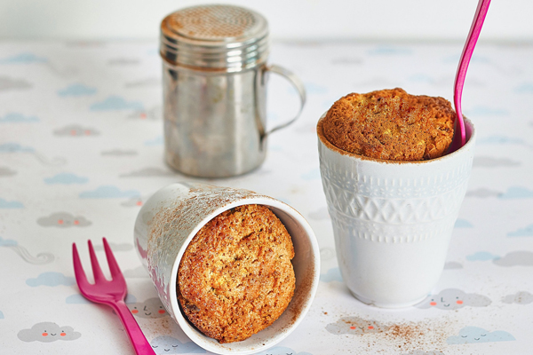 Mugcake com banana e chocolate