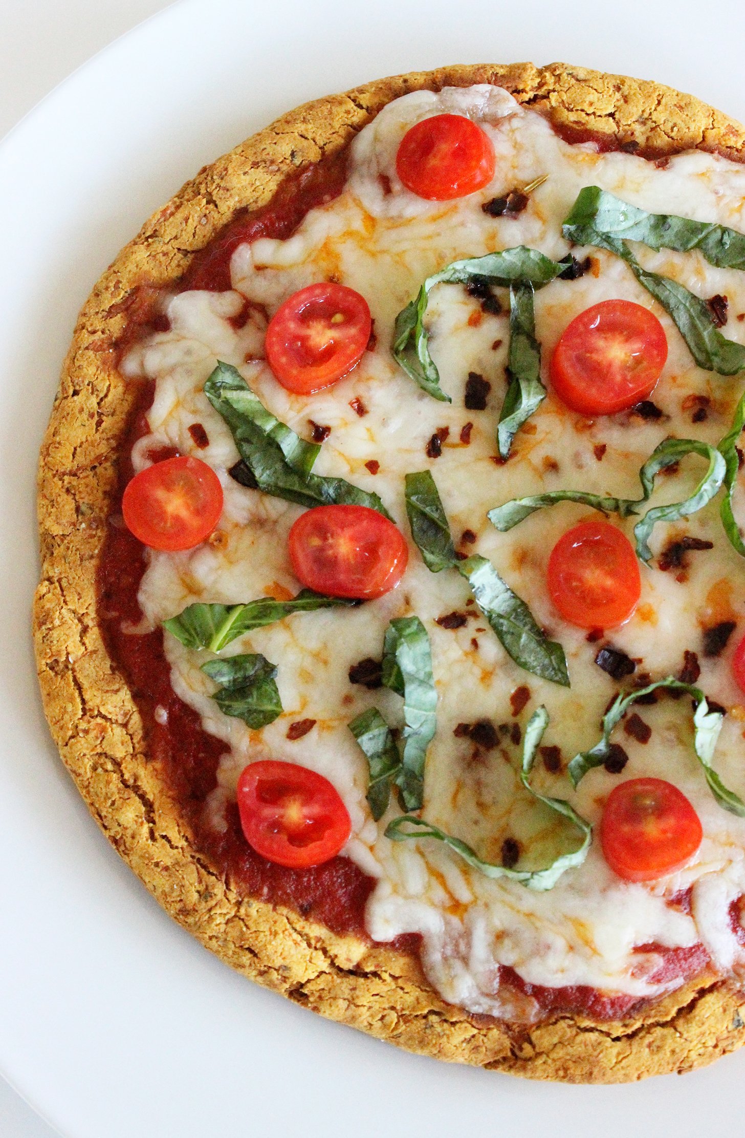 Pizza com base de batata doce, vegan e sem glúten