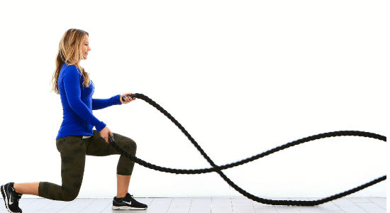Battle rope alternated waves with lunges